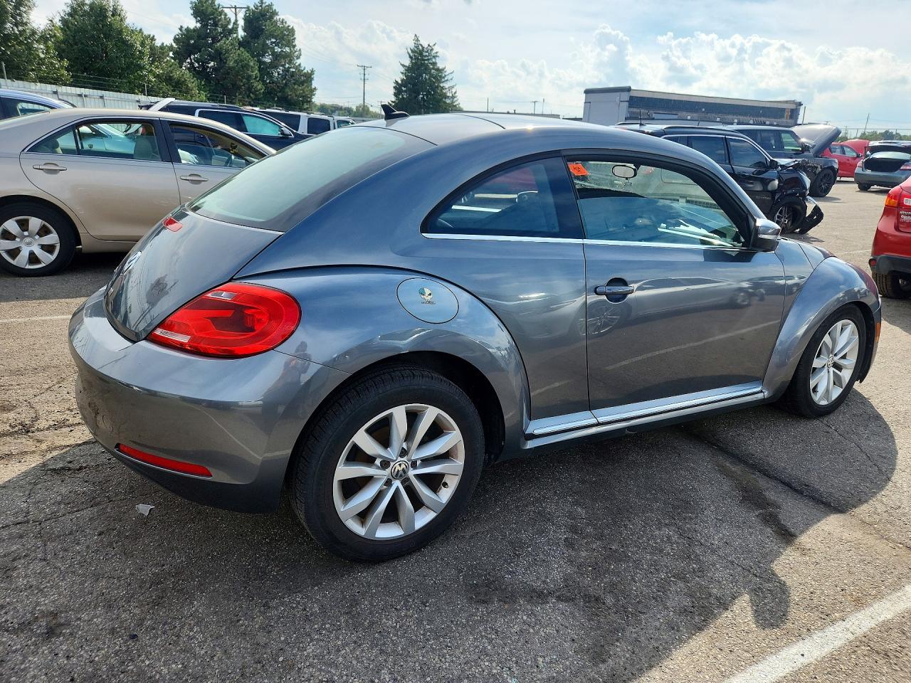 2014 Volkswagen Beetle - Фото 3