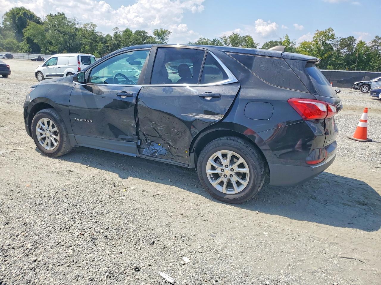 2021 Chevrolet Equinox Lt - Image 2
