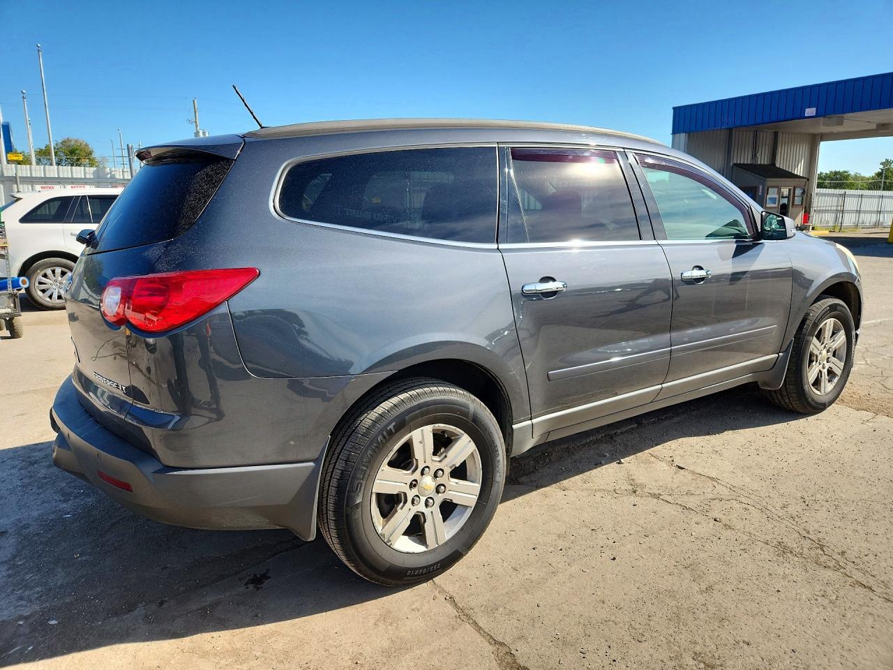 2011 Chevrolet Traverse Lt - Image 3
