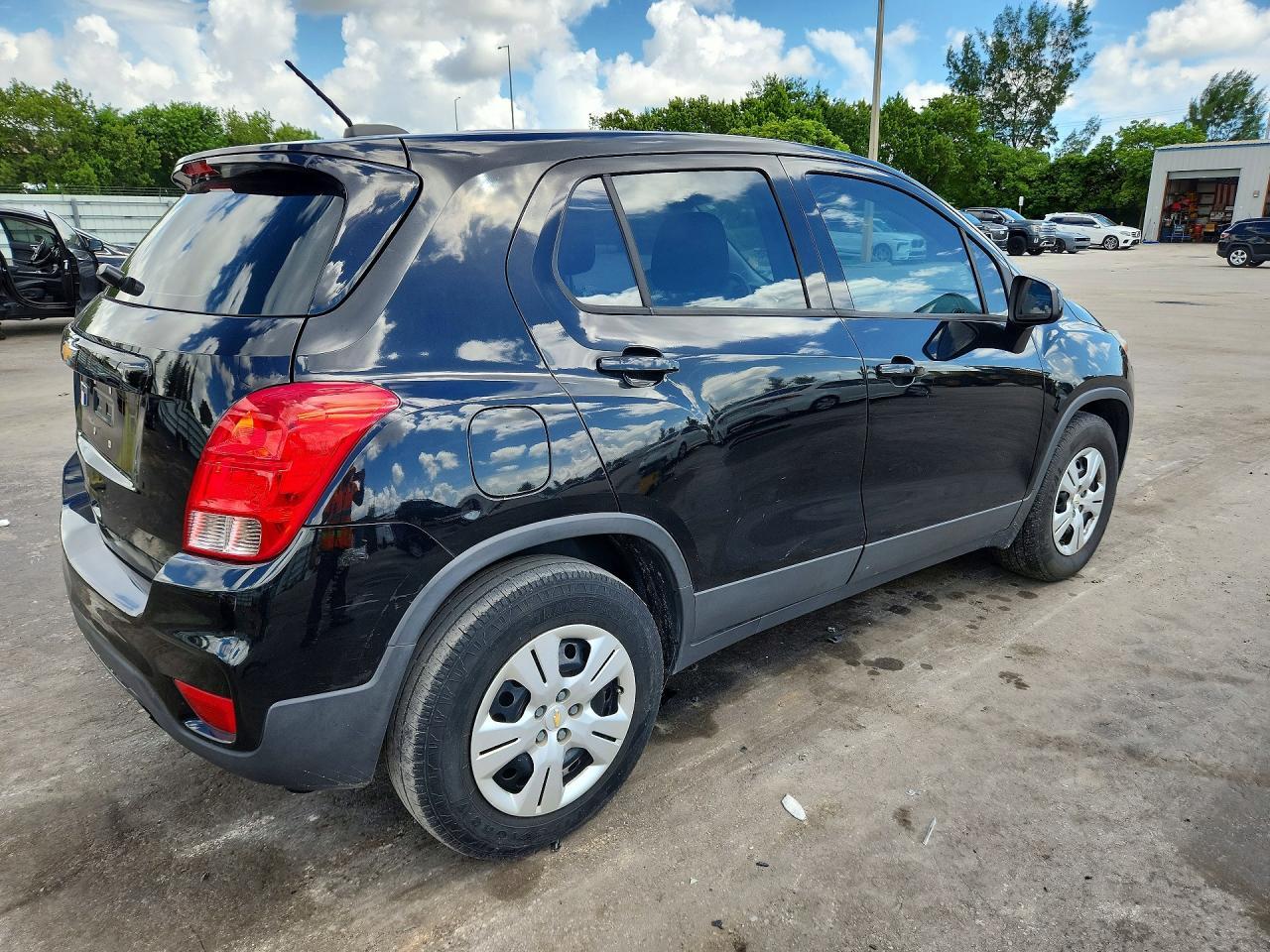 2019 Chevrolet Trax Ls - Фото 3