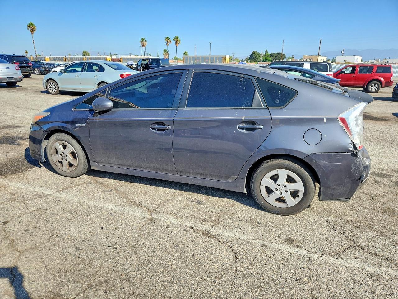 2011 Toyota Prius Three - Фото 2