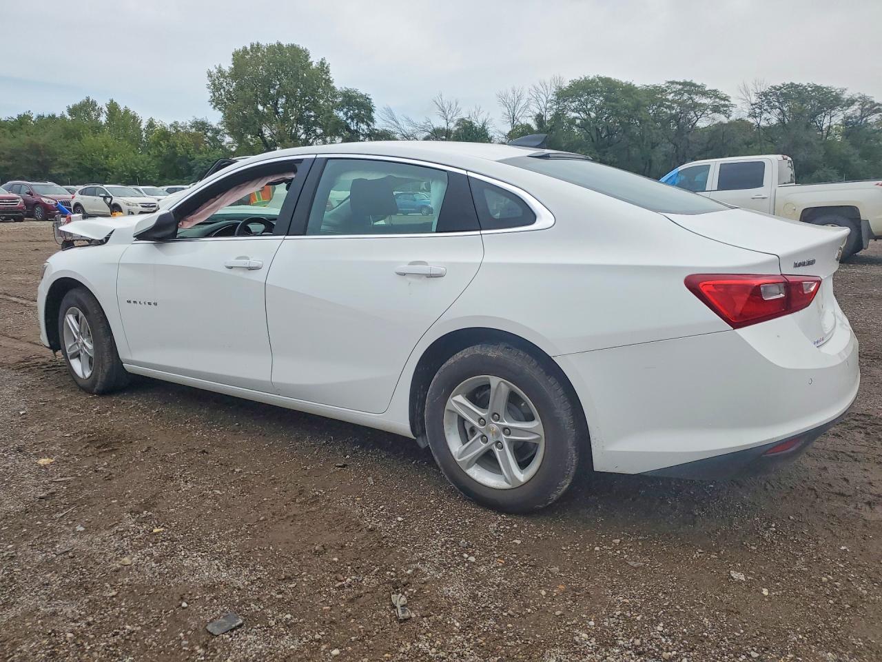 2024 Chevrolet Malibu Ls - Image 2