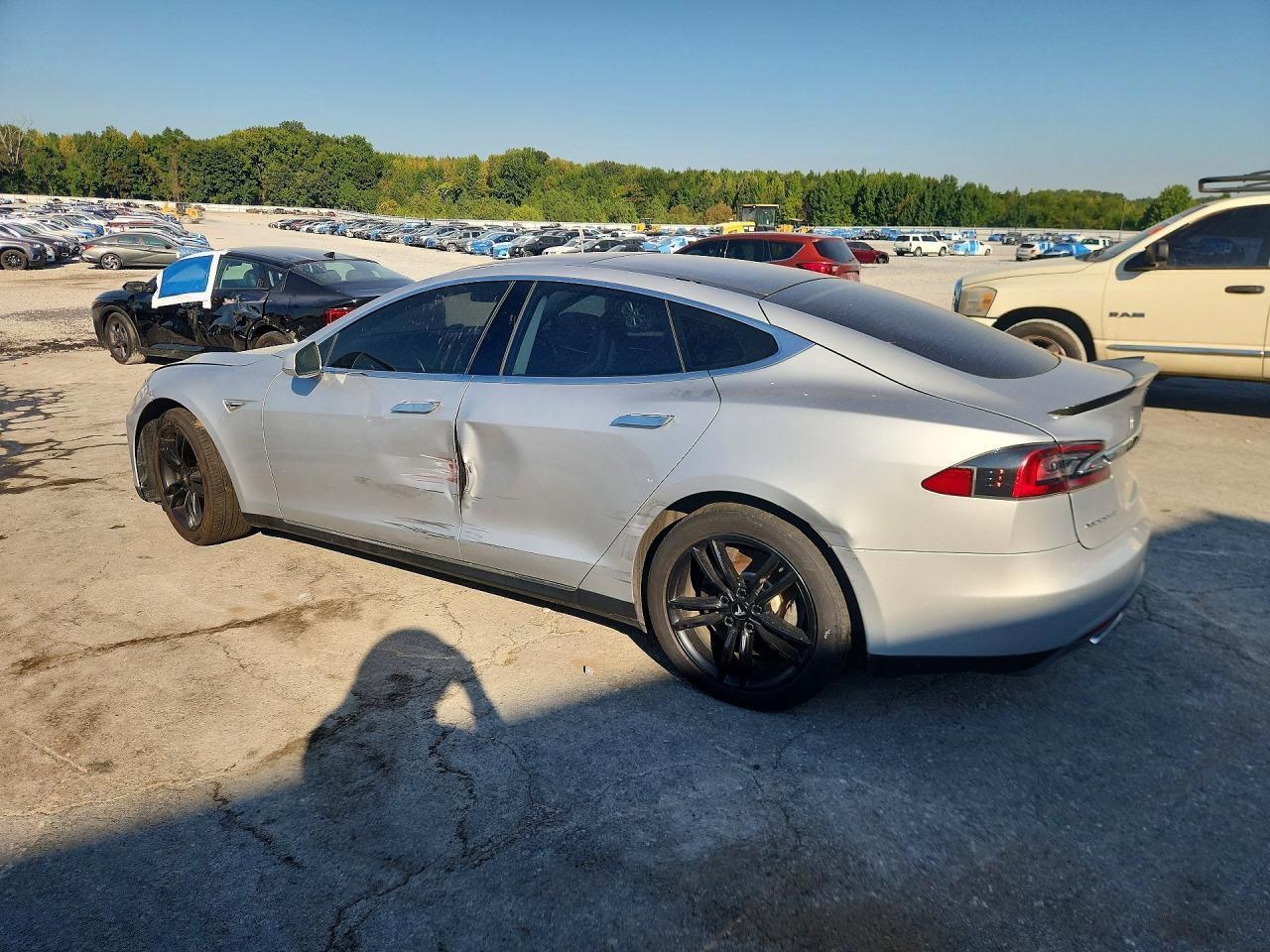 2013 Tesla Model 3 - Image 2