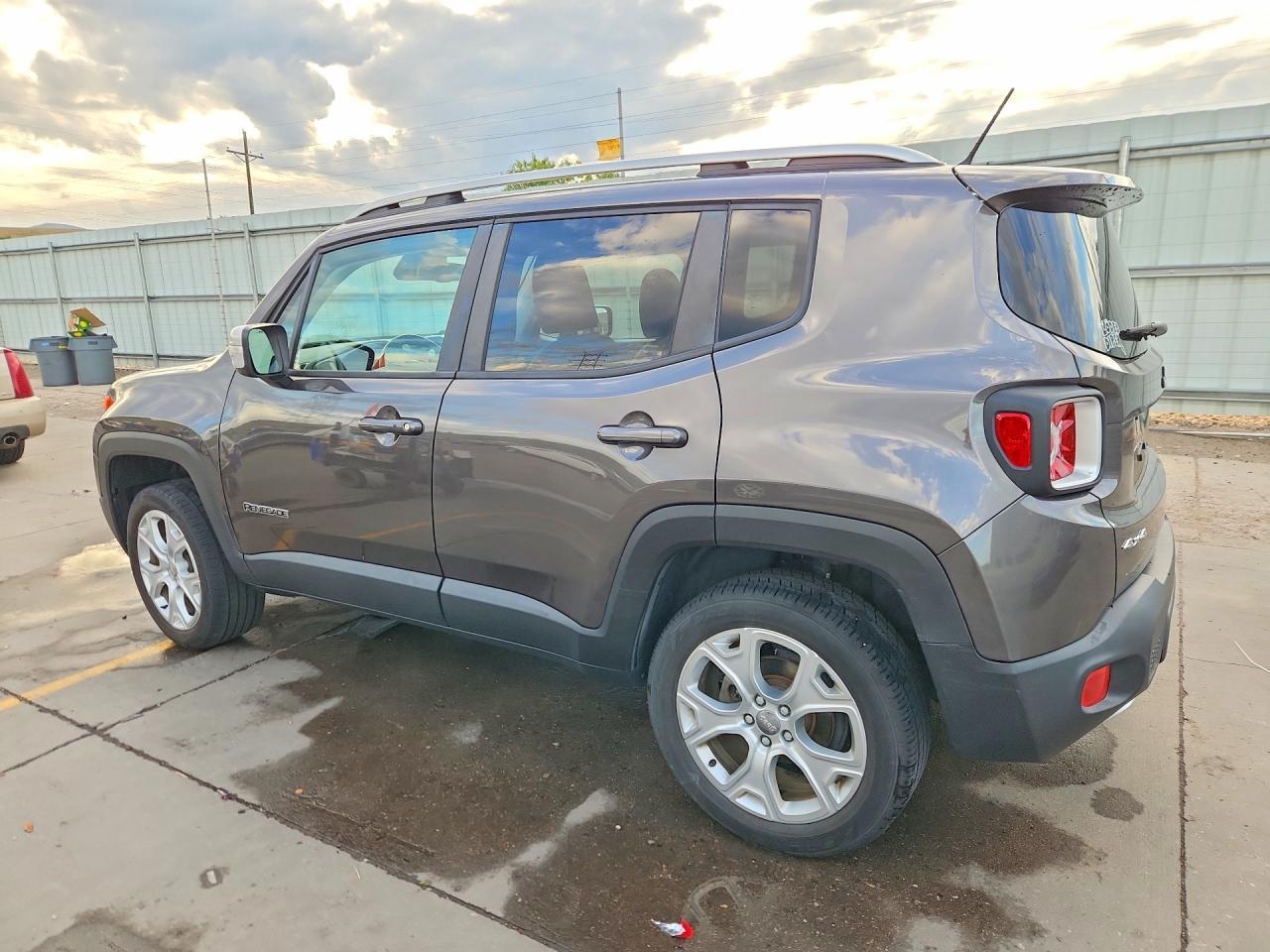 2017 Jeep Renegade Limited - Фото 2