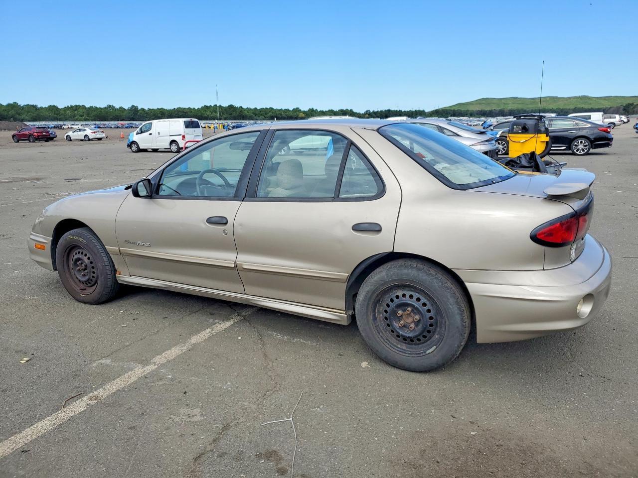 2002 Pontiac Sunfire Se - Image 2