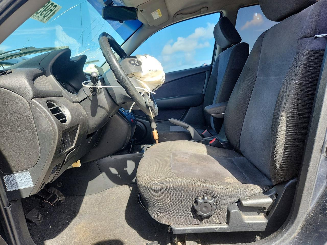 2004 Mitsubishi Outlander Ls - Фото 7