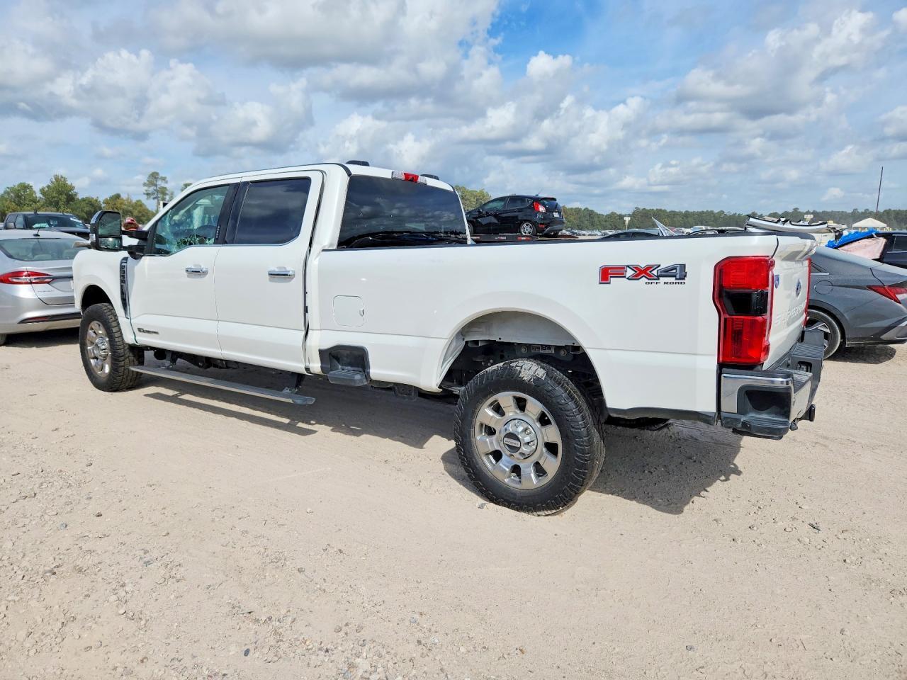2024 Ford F350 Super Duty - Фото 2