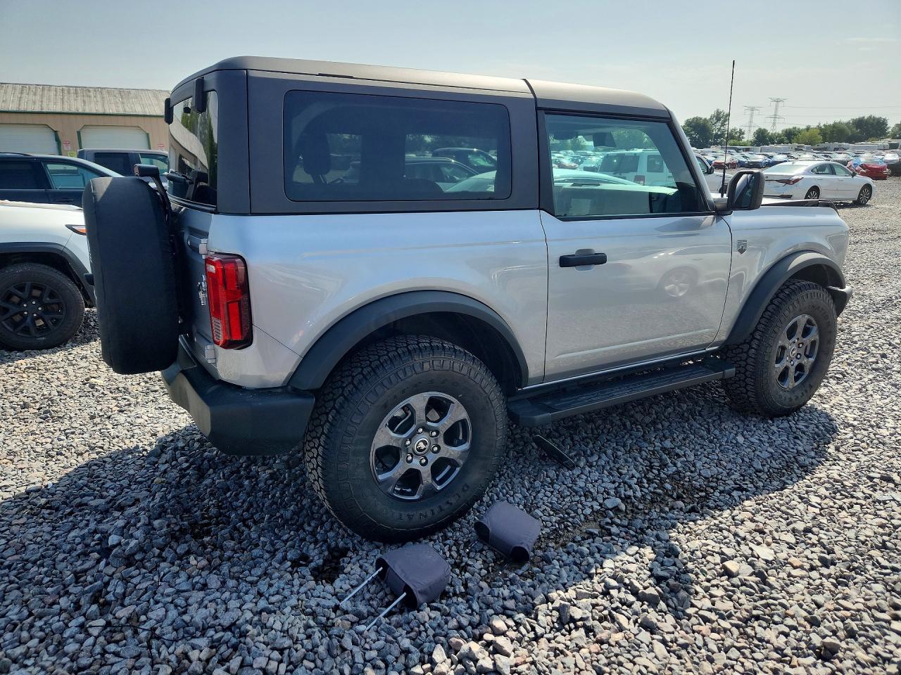2022 Ford Bronco Base - Image 3