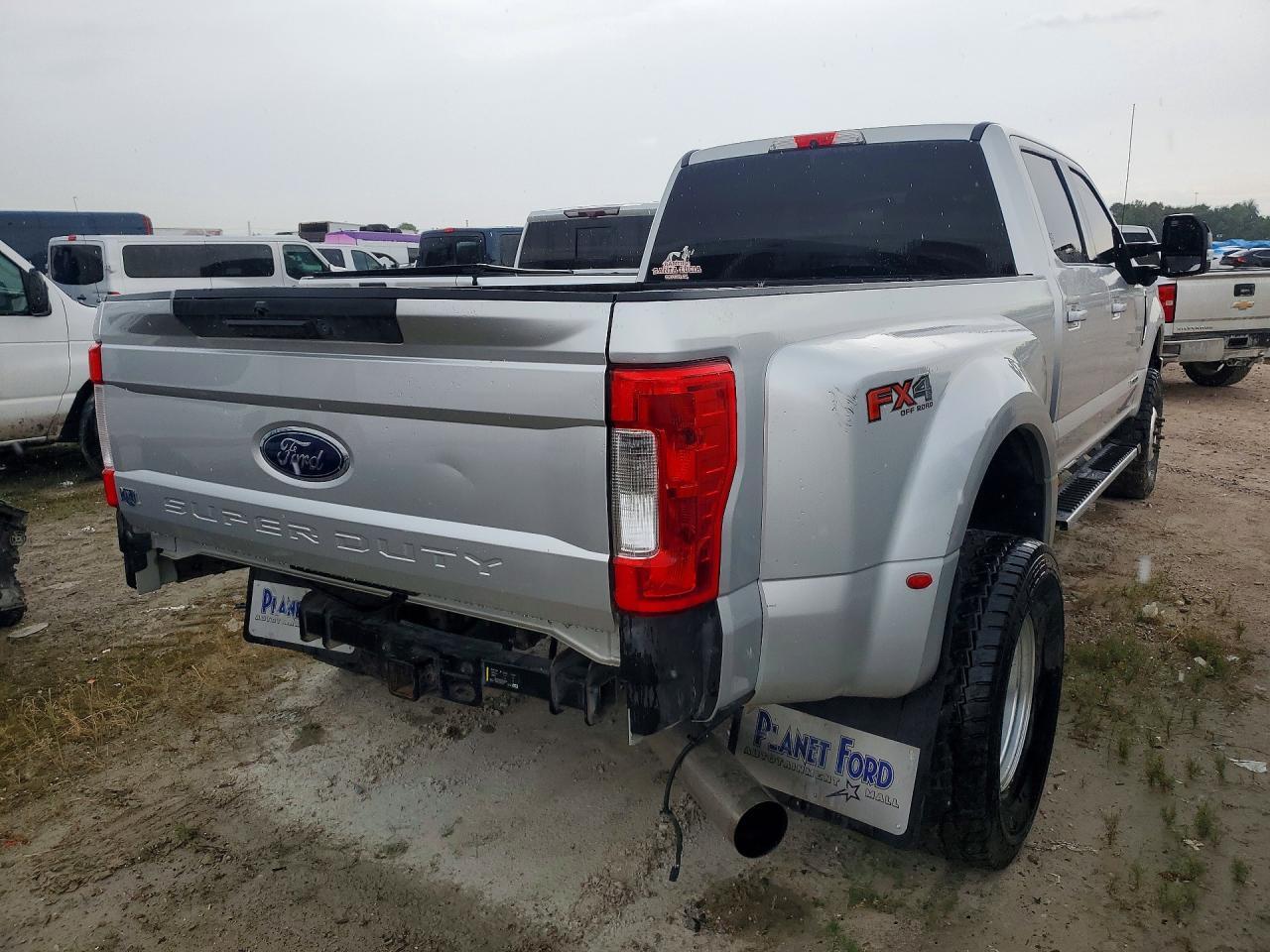 2019 Ford F350 Super Duty - Фото 3