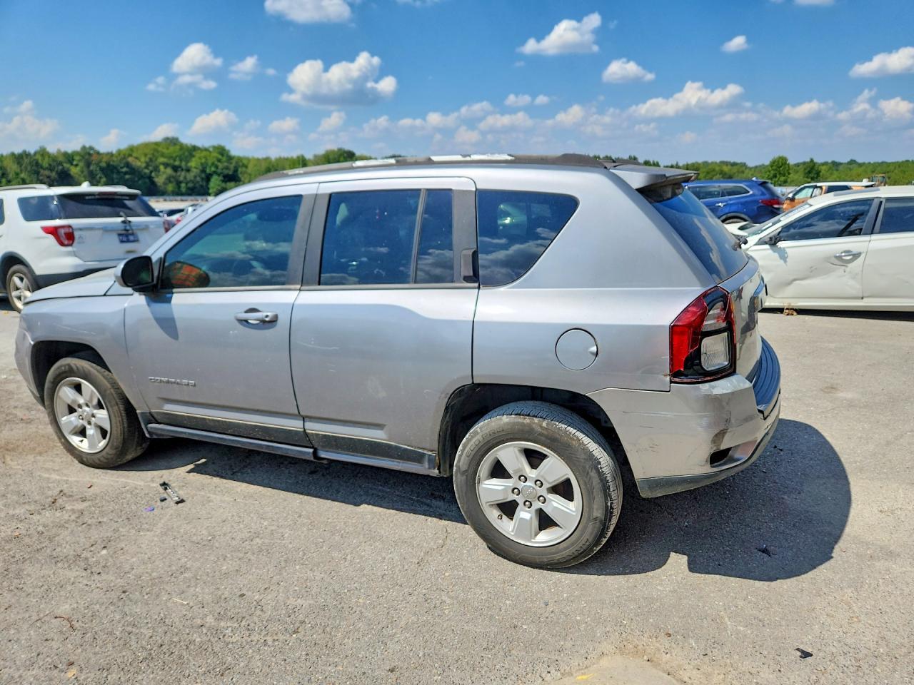 2017 Jeep Compass Latitude - Фото 2