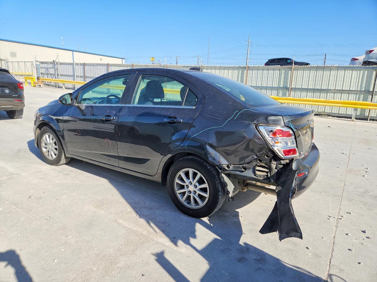 2017 Chevrolet Sonic Lt - Image 2