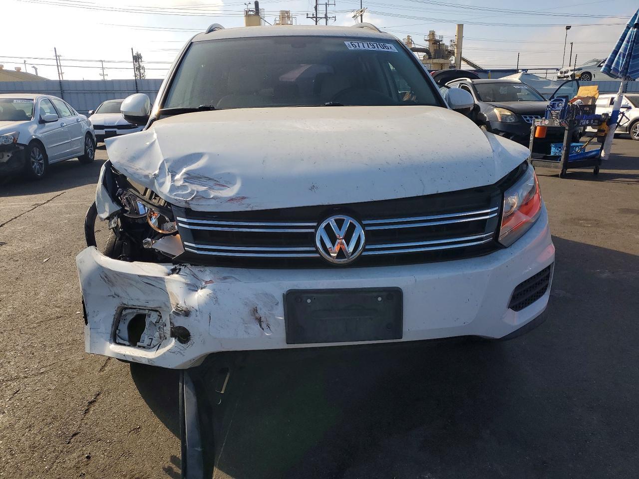 2016 Volkswagen Tiguan S - Image 5