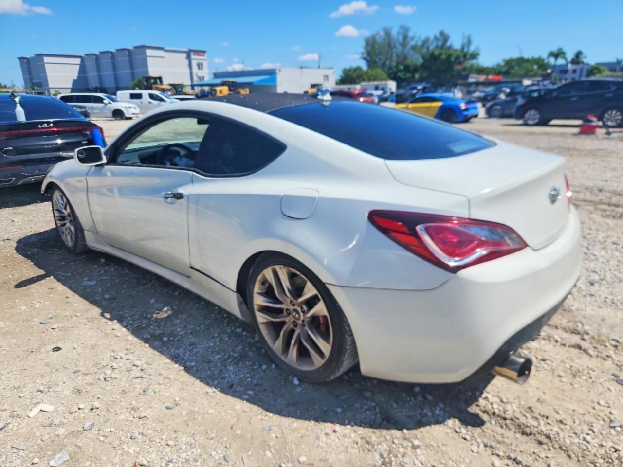 2010 Hyundai Genesis Coupe 2.0T - Image 2