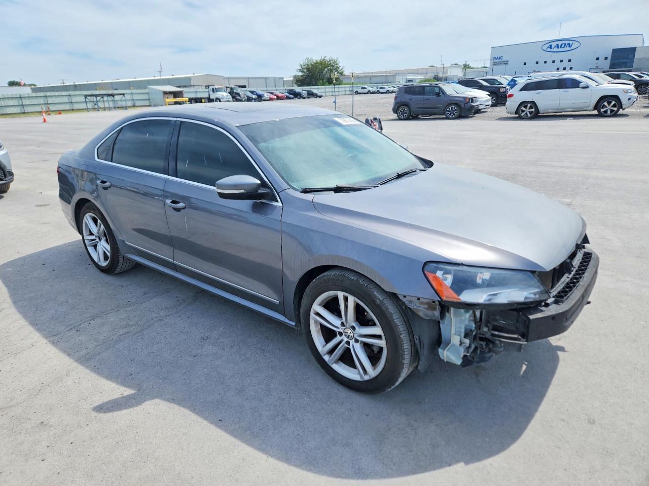 2013 Volkswagen Passat Sel - Image 4
