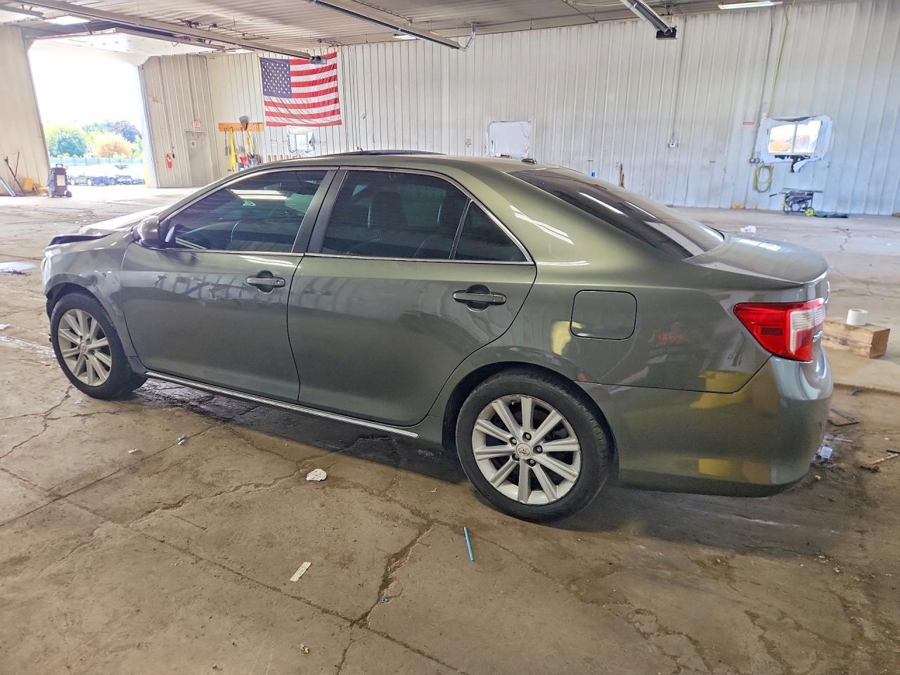 2012 Toyota Camry Xle - Фото 2