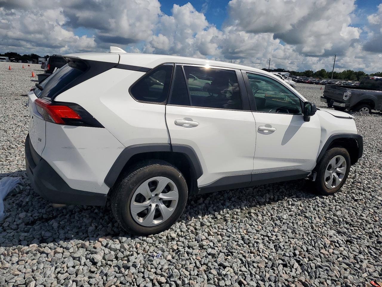 2022 Toyota Rav4 Le - Фото 3