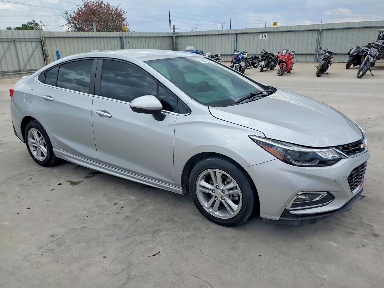 2017 Chevrolet Cruze Lt - Фото 4