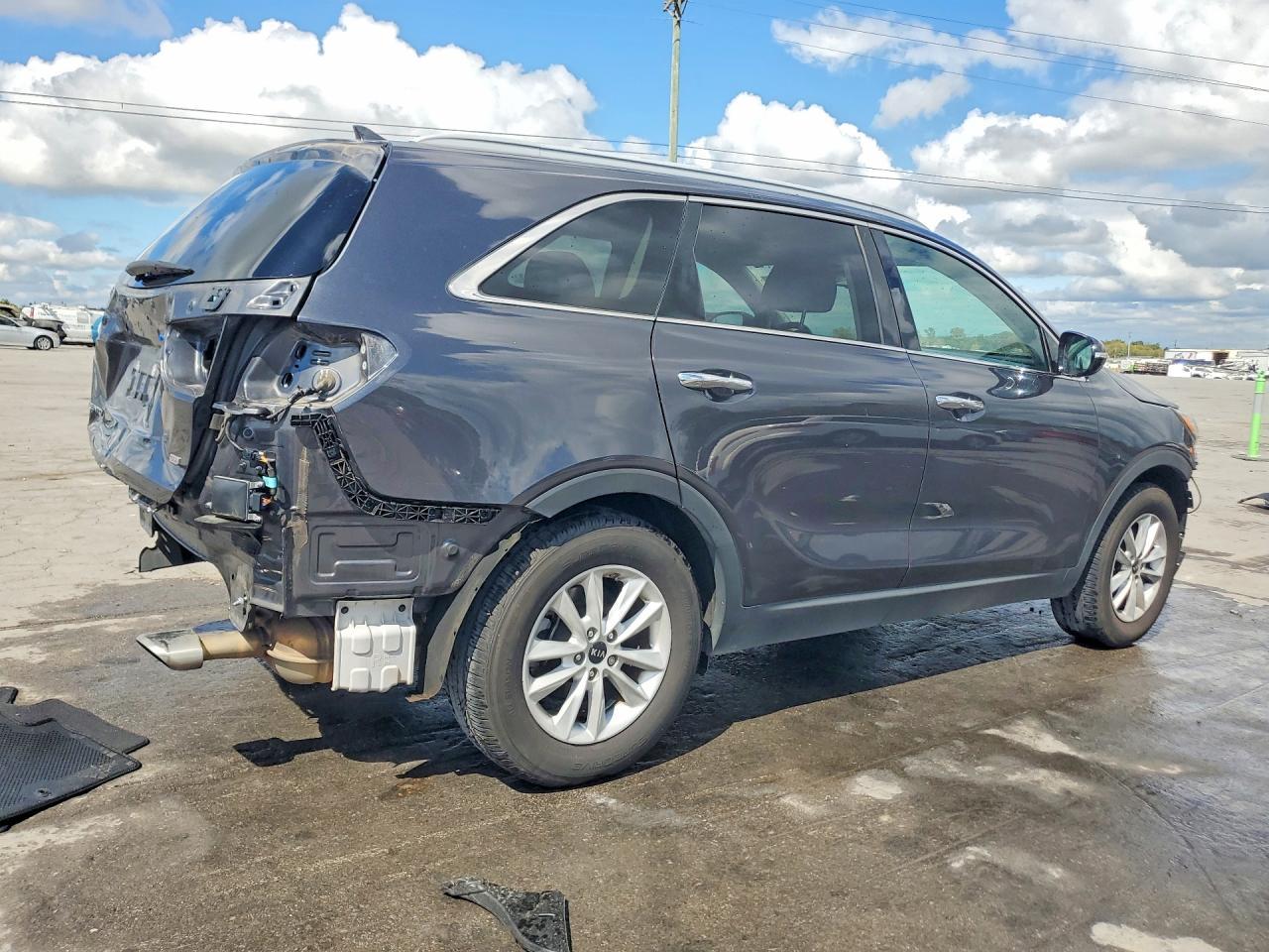 2019 Kia Sorento Lx - Image 3