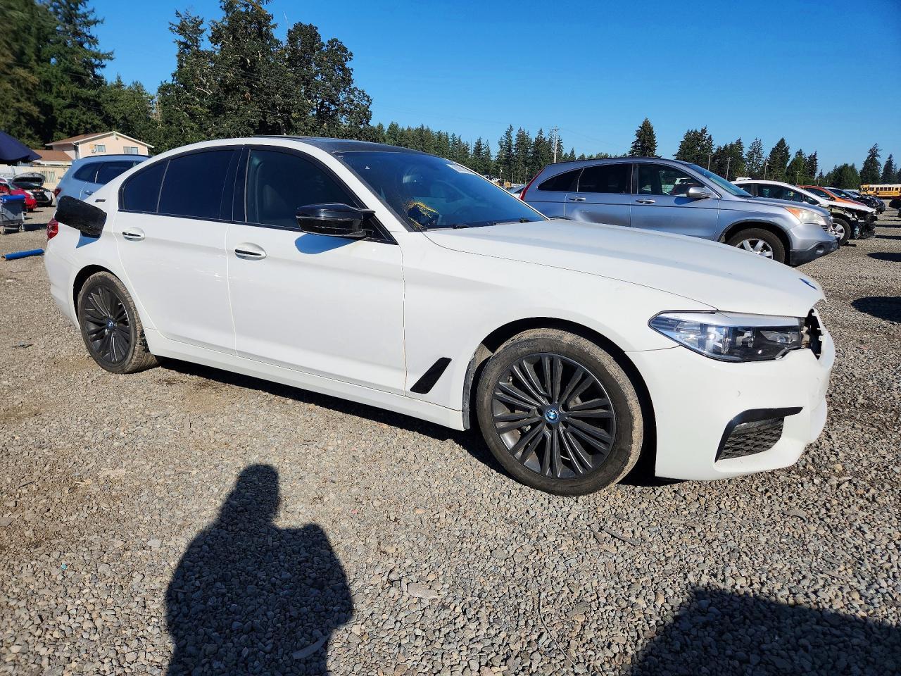 2018 BMW 530Xe - Image 4