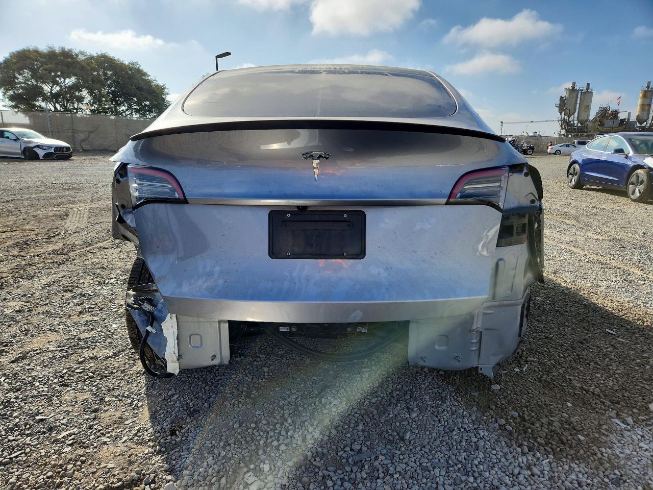 2024 Tesla Model Y - Фото 6