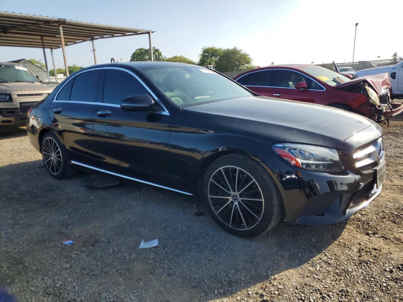 2021 Mercedes-Benz C 300 - Фото 4