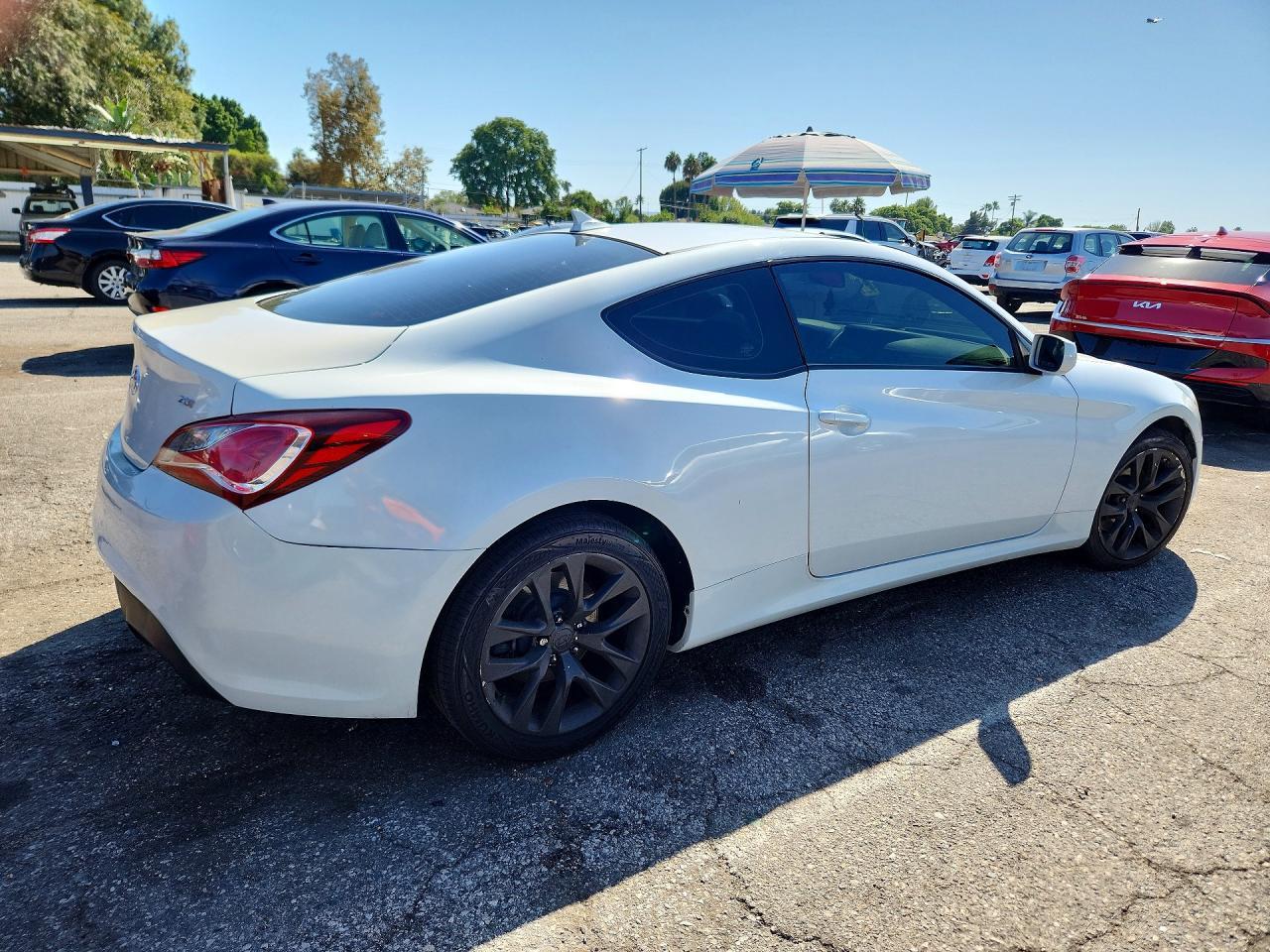 2013 Hyundai Genesis Coupe 2.0T - Image 3