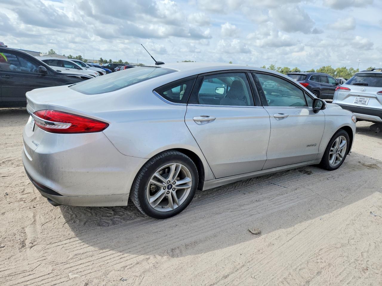 2018 Ford Fusion S Hybrid - Фото 3
