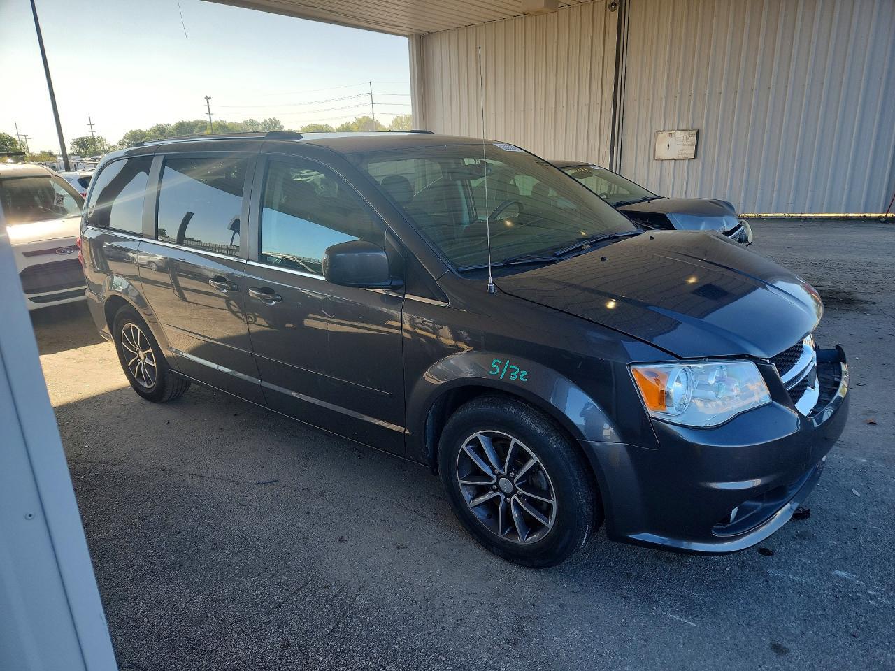 2016 Dodge Grand Caravan Sxt - Фото 4