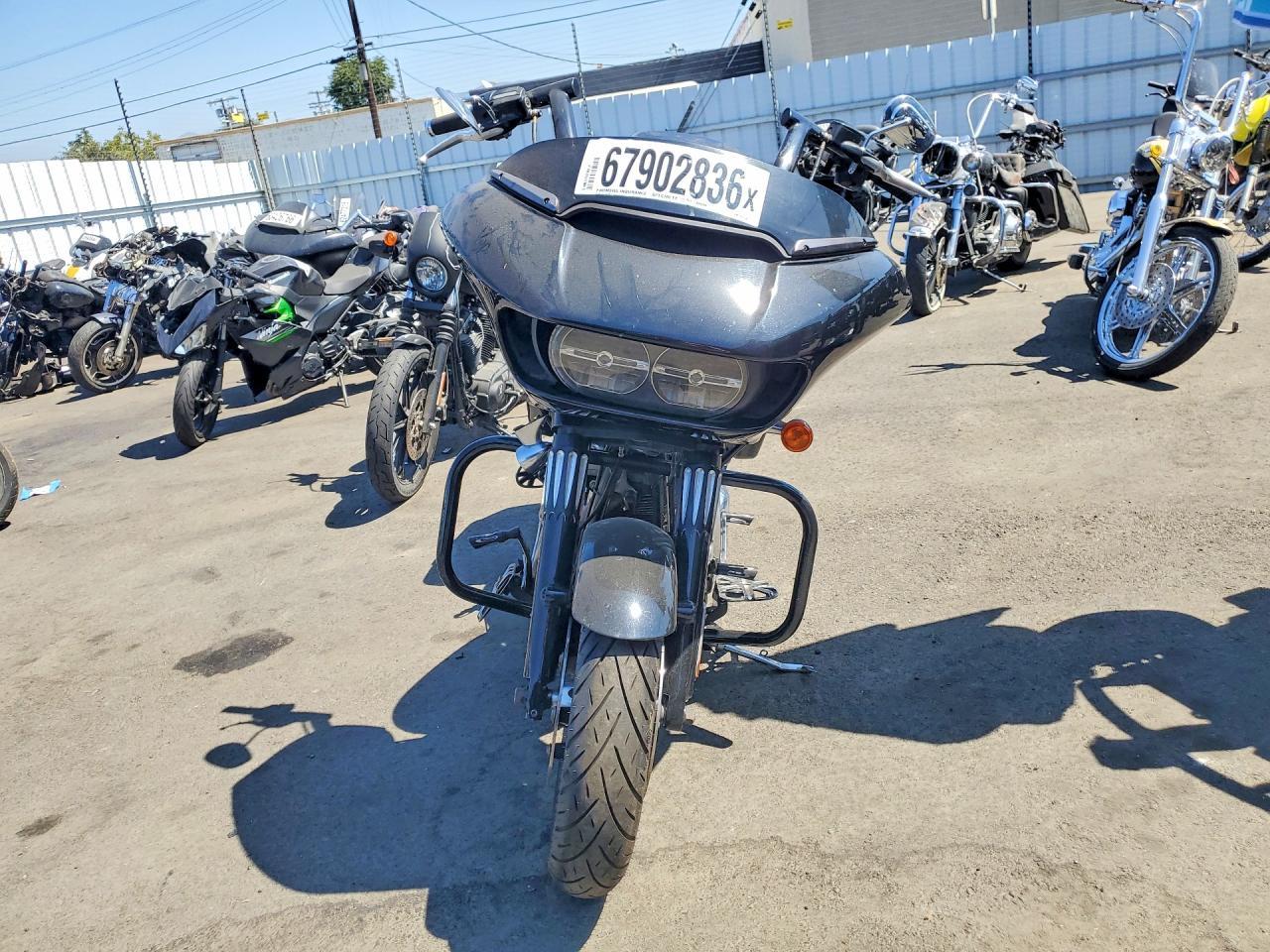2016 Harley-Davidson Fltrxs Road Glide Special - Image 2