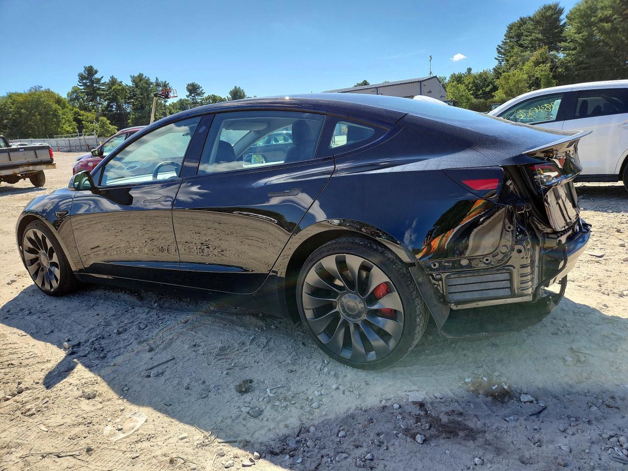 2023 Tesla Model 3 - Фото 2