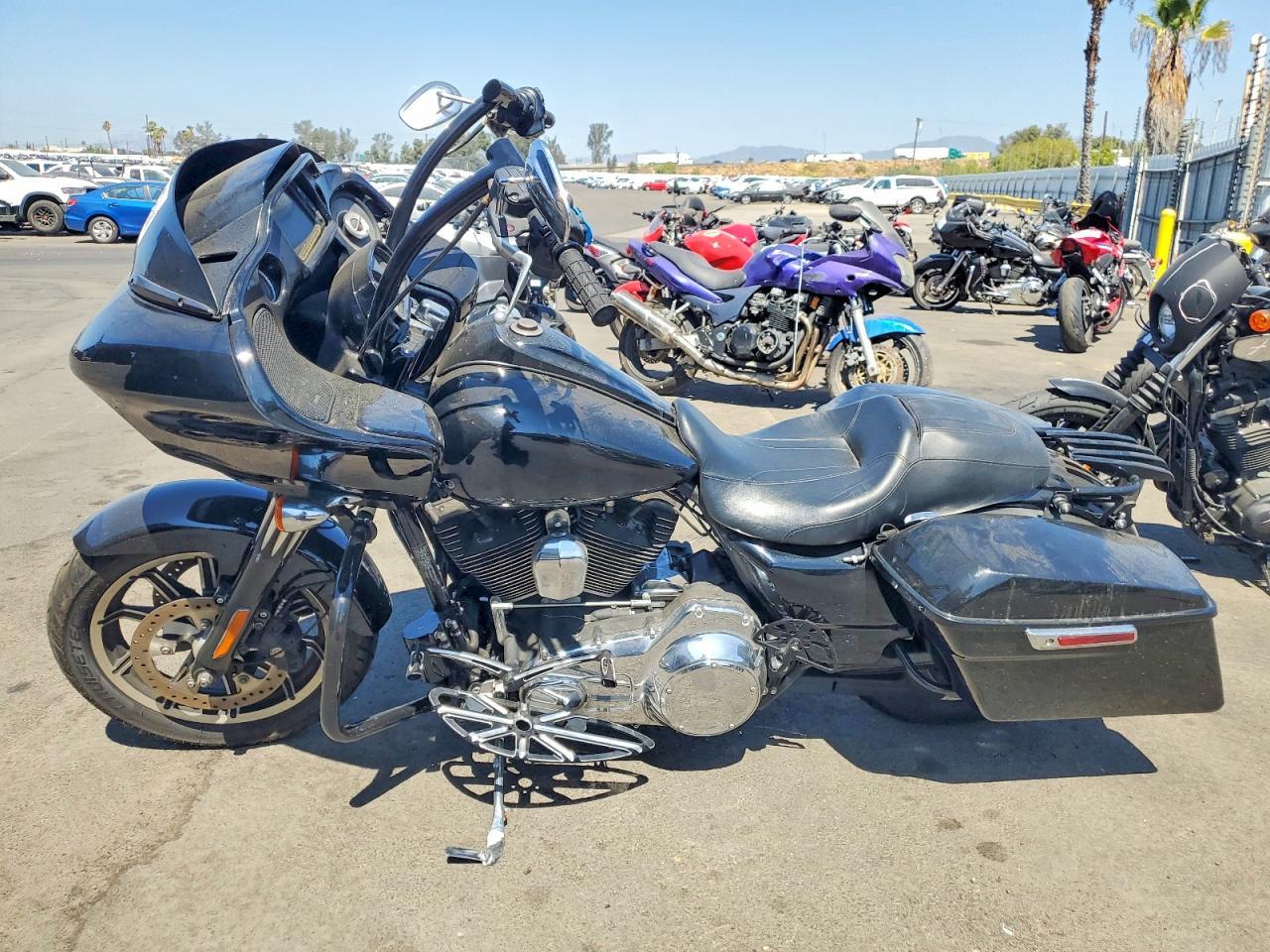 2016 Harley-Davidson Fltrxs Road Glide Special - Image 3