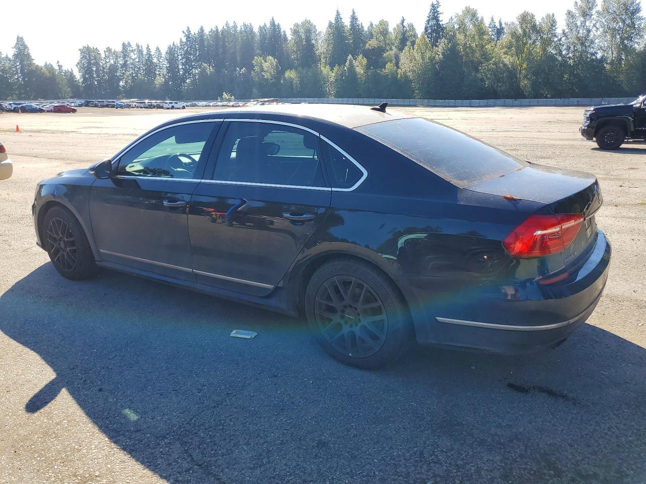 2016 Volkswagen Passat Se - Фото 2