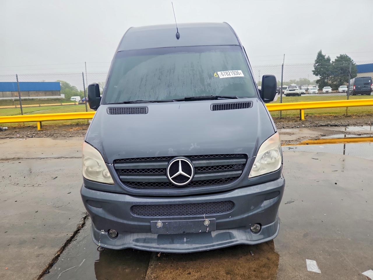 2009 Mercedes-Benz Sprinter 2500 - Image 5