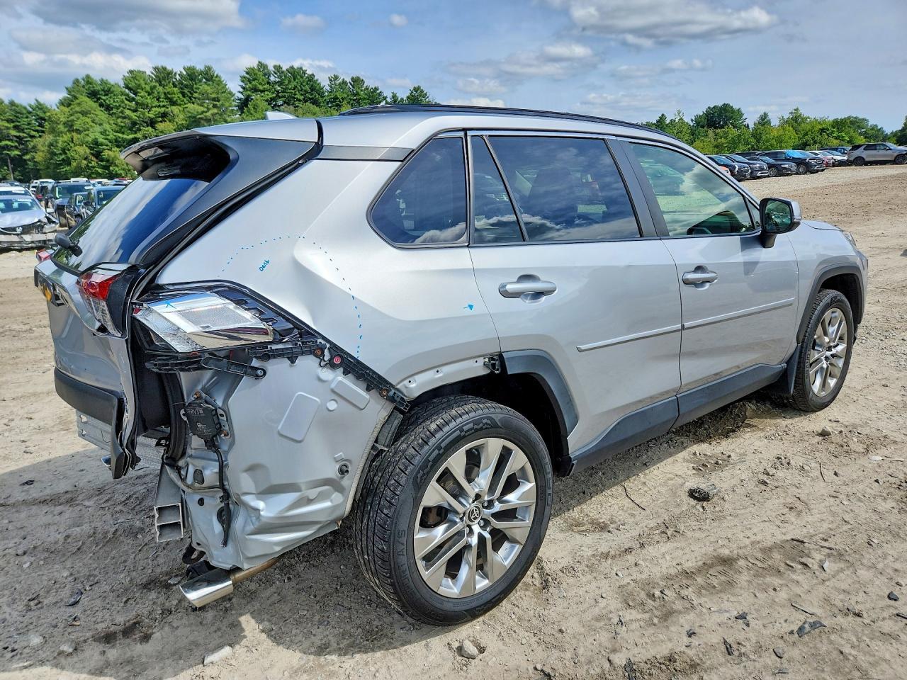 2021 Toyota Rav4 Xle Premium - Image 3