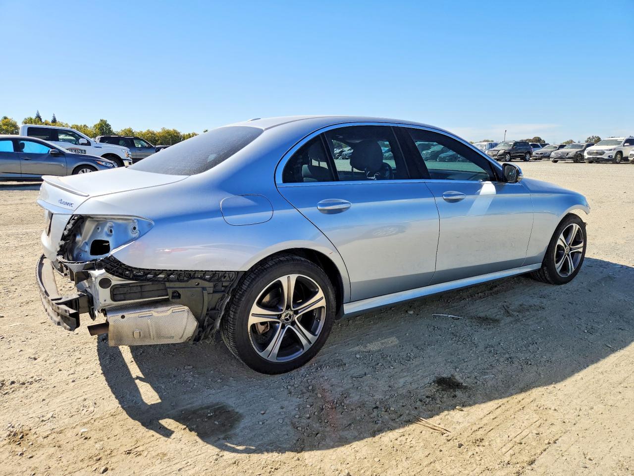 2018 Mercedes-Benz E 300 4Matic - Фото 3