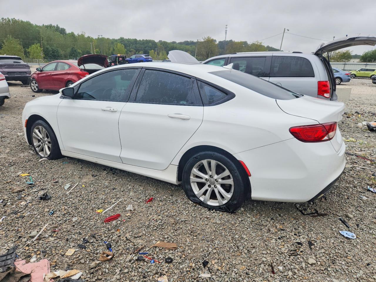 2015 Chrysler 200 S - Фото 2