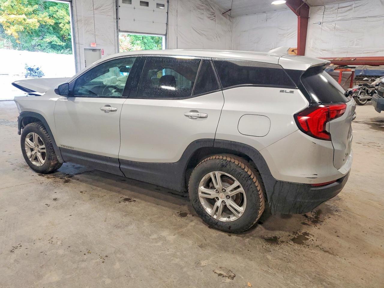 2020 GMC Terrain - Фото 2