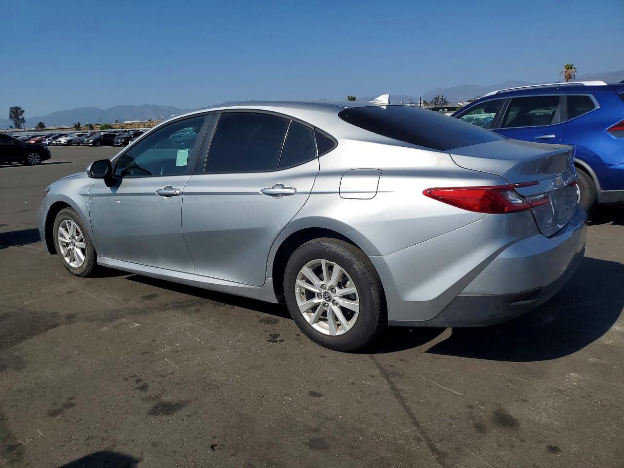 2025 Toyota Camry Le - Фото 2