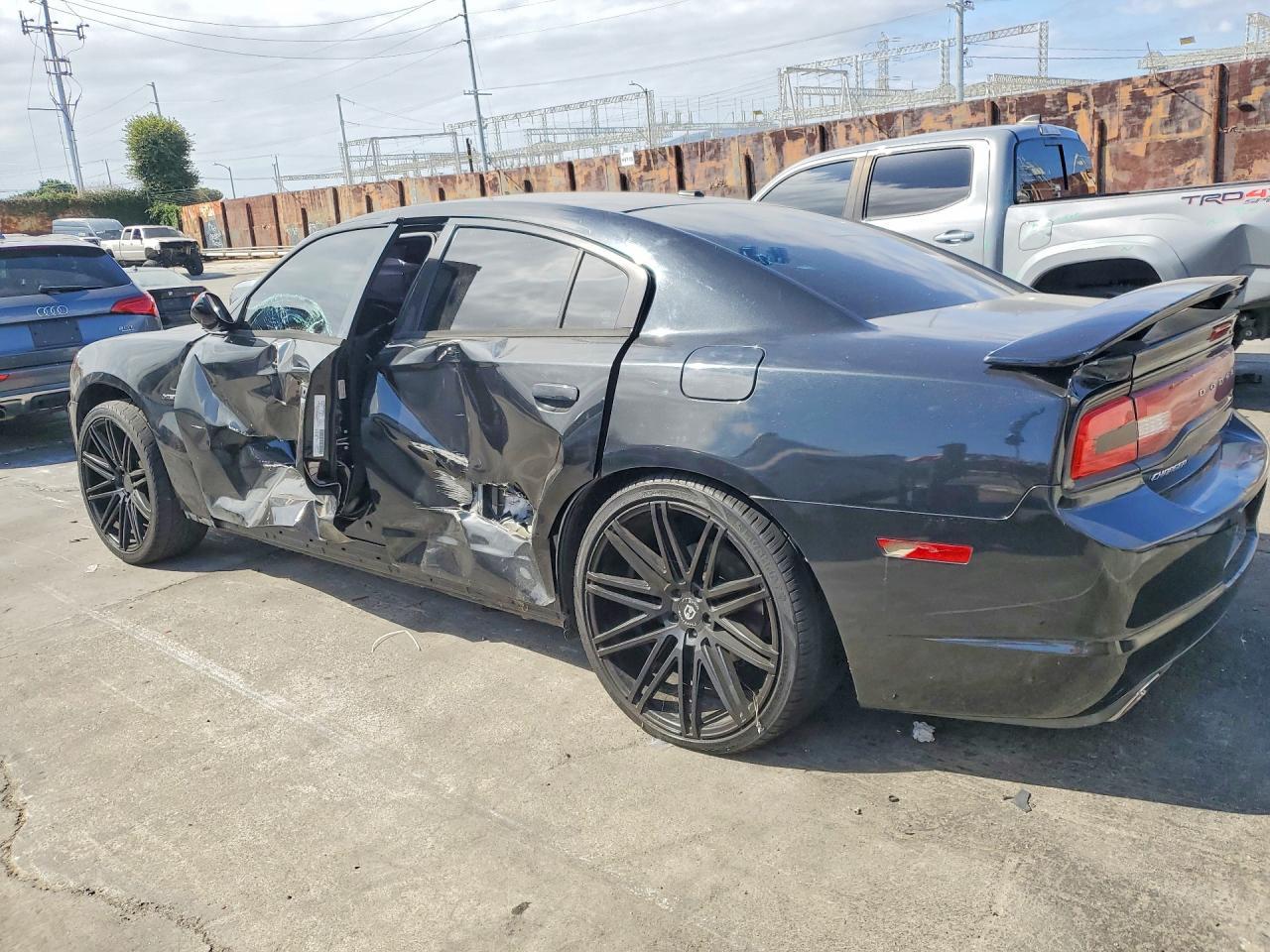 2011 Dodge Charger R - Фото 2
