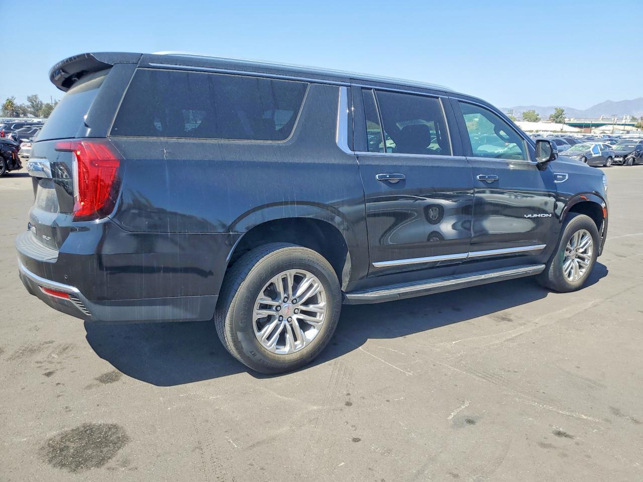 2022 GMC Yukon Xl C1500 Slt - Image 3