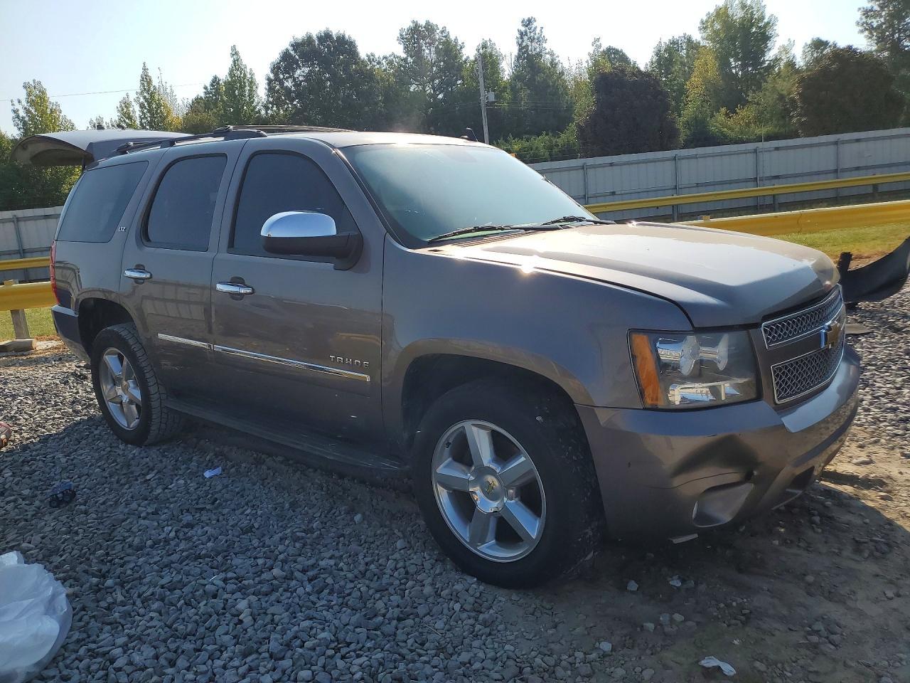 2013 Chevrolet Tahoe C1500 Ltz - Image 4