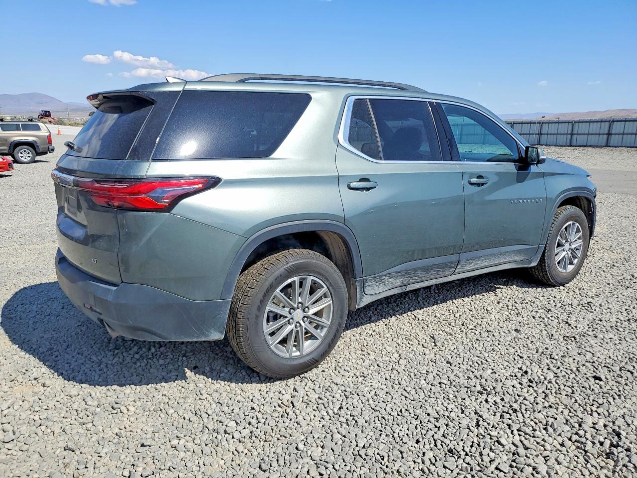 2023 Chevrolet Traverse Lt - Image 3