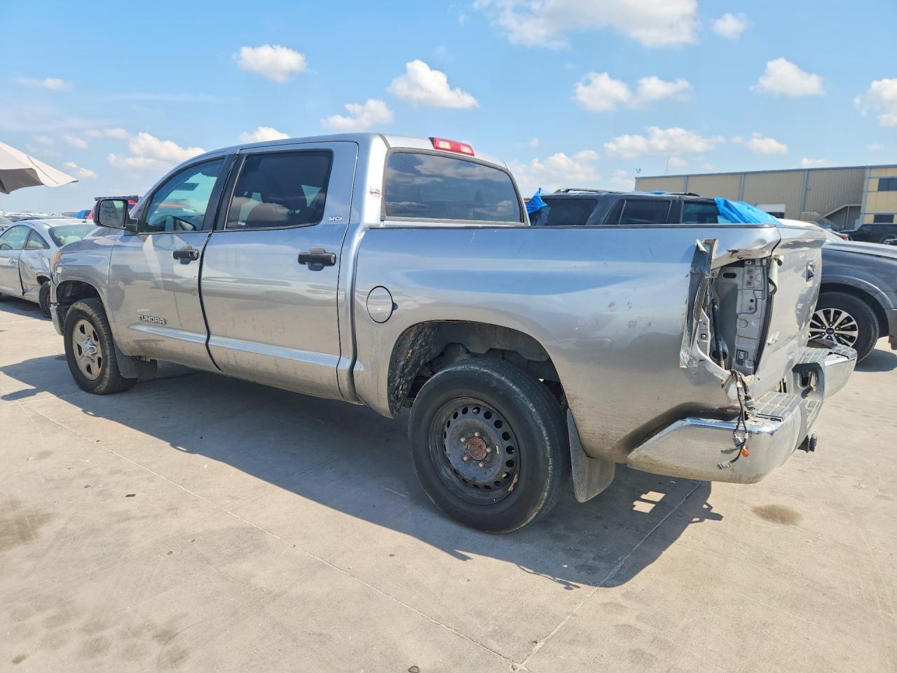 2018 Toyota Tundra Crewmax Sr5 - Image 2