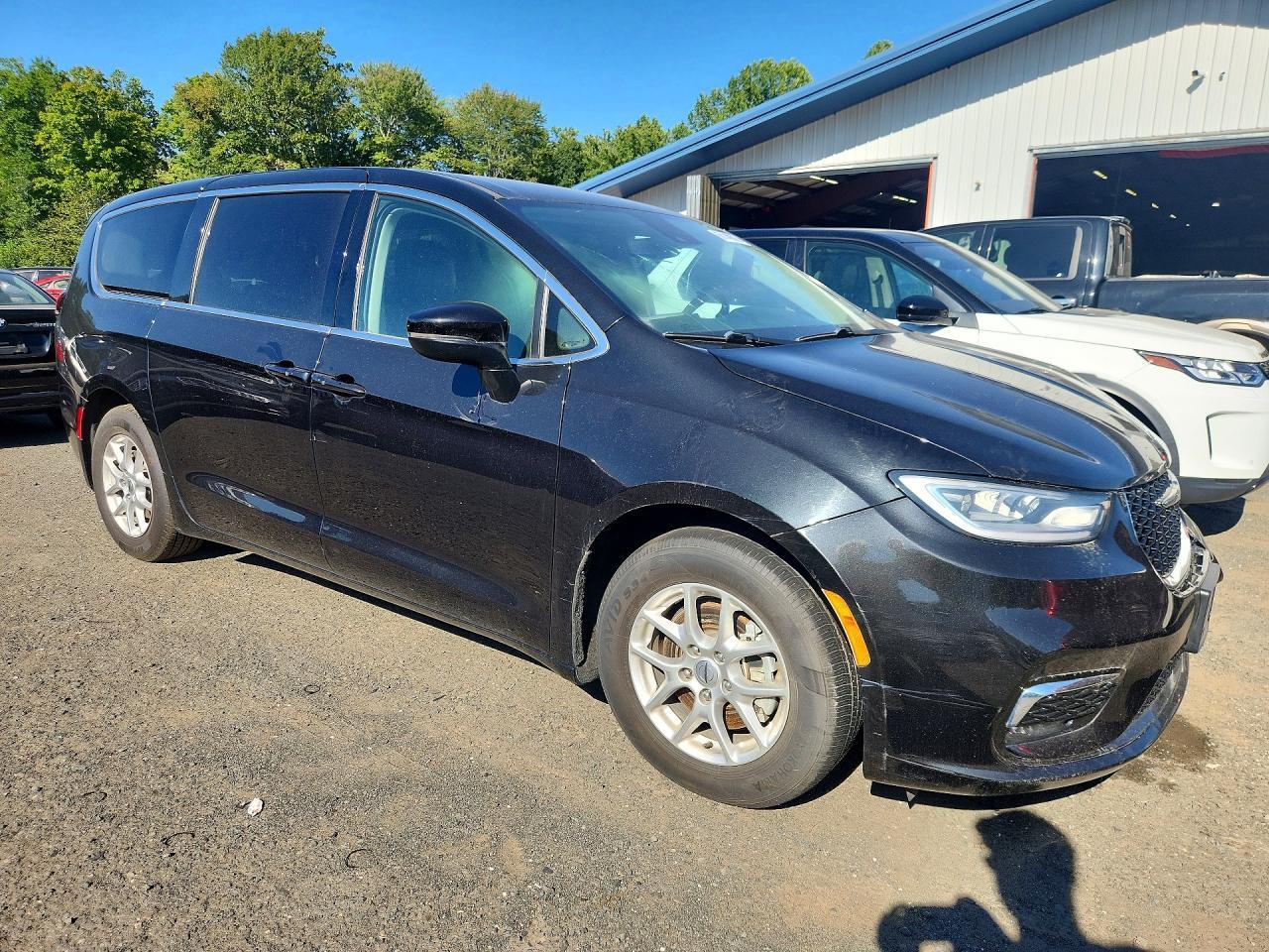 2023 Chrysler Pacifica Touring L - Фото 4