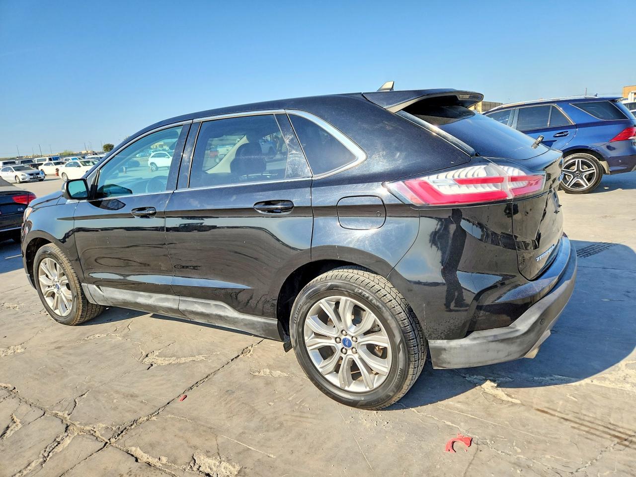 2022 Ford Edge Titanium - Image 2