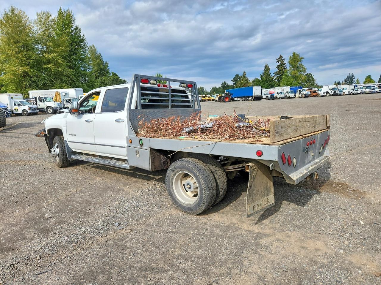 2017 Chevrolet Silverado K3500 Ltz - Image 2