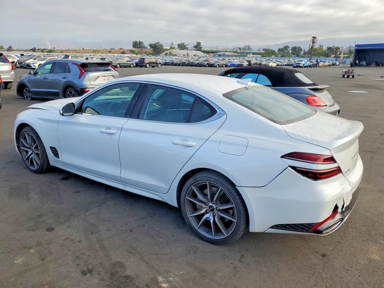 2026 Genesis G70 2.5T Standard - Фото 2