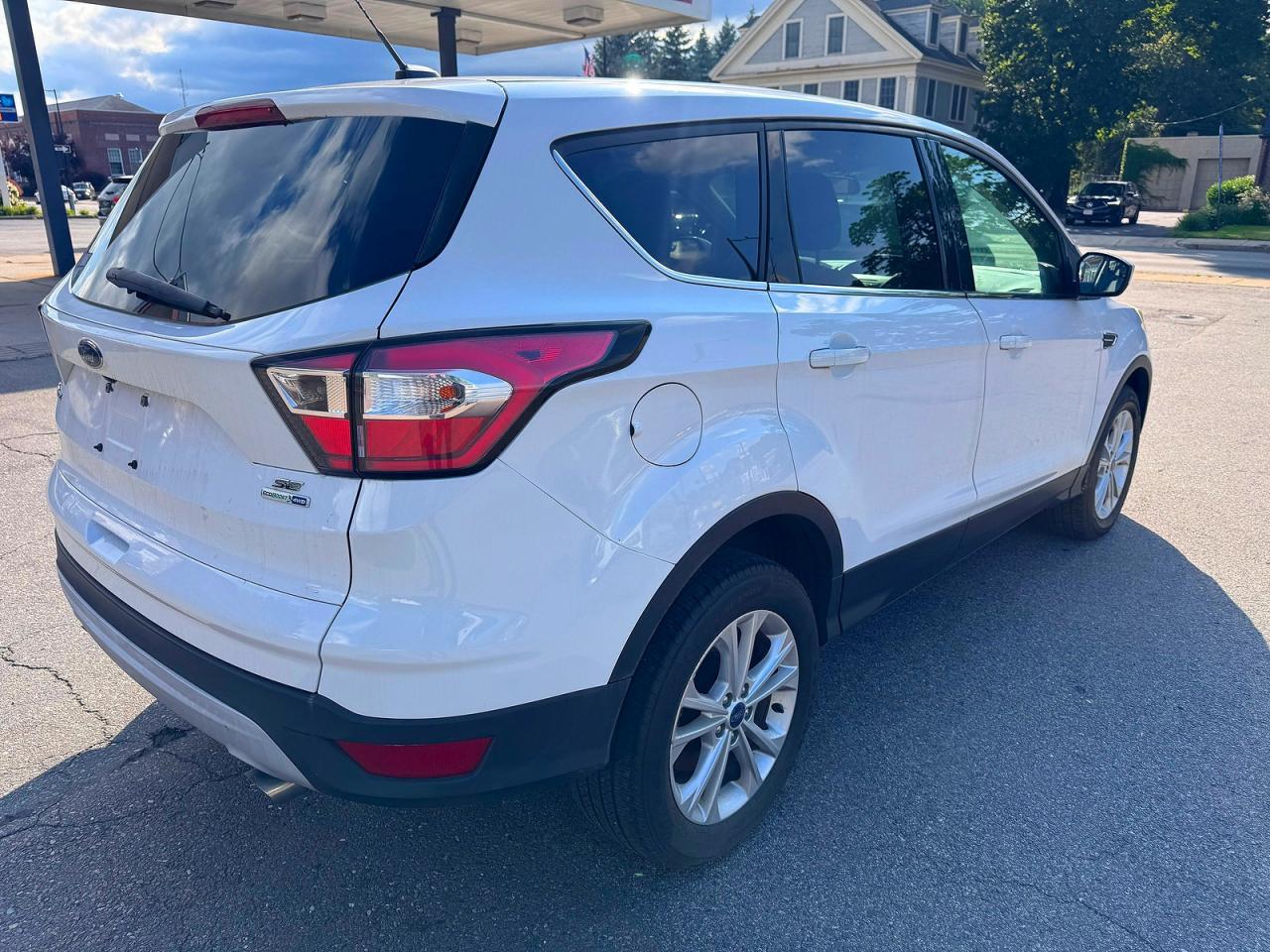2017 Ford Escape Se - Фото 4