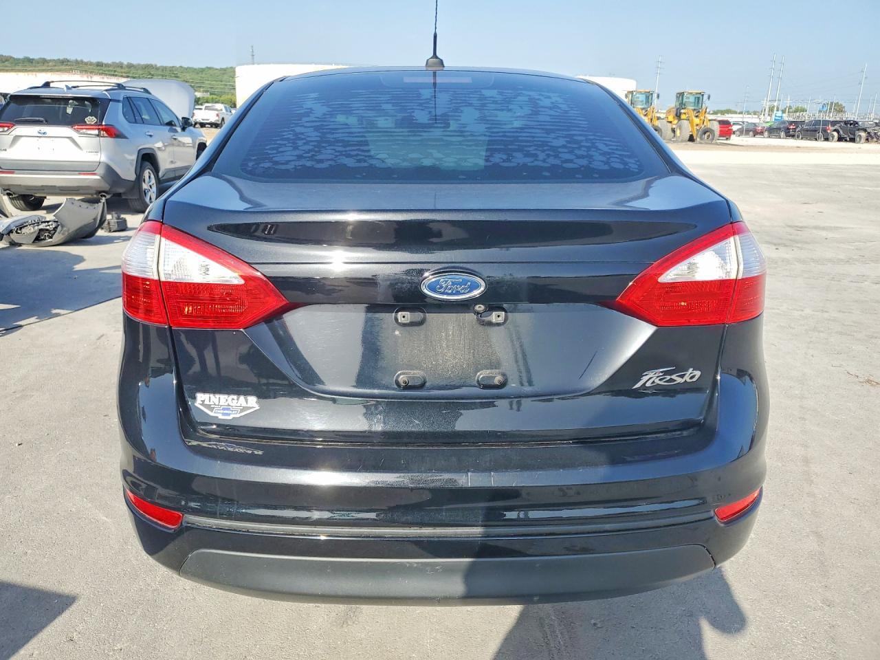 2018 Ford Fiesta S - Фото 6