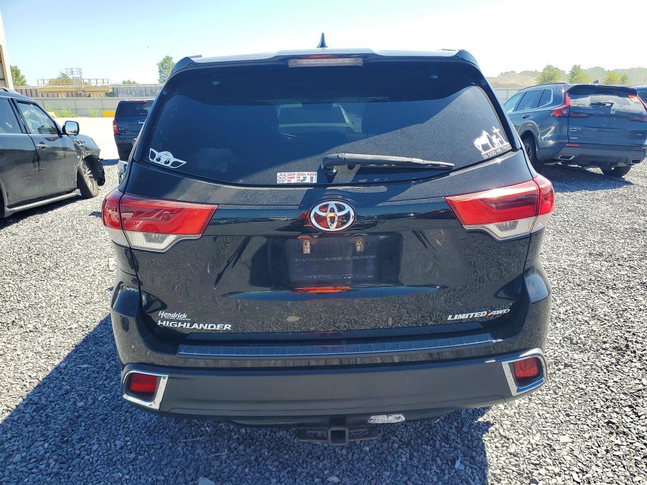 2017 Toyota Highlander Limited Platinum - Фото 6